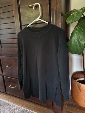 aerie Black Relaxed Crewneck Pullover Sweatshirt